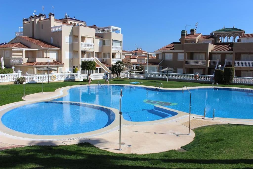 Apartament Z Duzym Tarasem Na Pieknym Osiedlu Orihuela Exterior photo