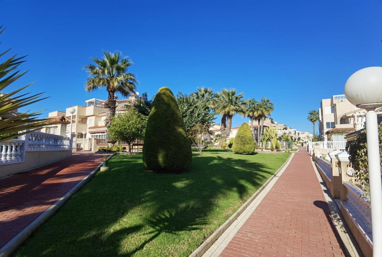 Apartament Z Duzym Tarasem Na Pieknym Osiedlu Orihuela Exterior photo